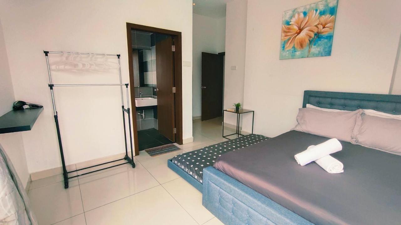 Ksl Mall D'esplanade 10min To Ciq, Near To Legoland Apartment *