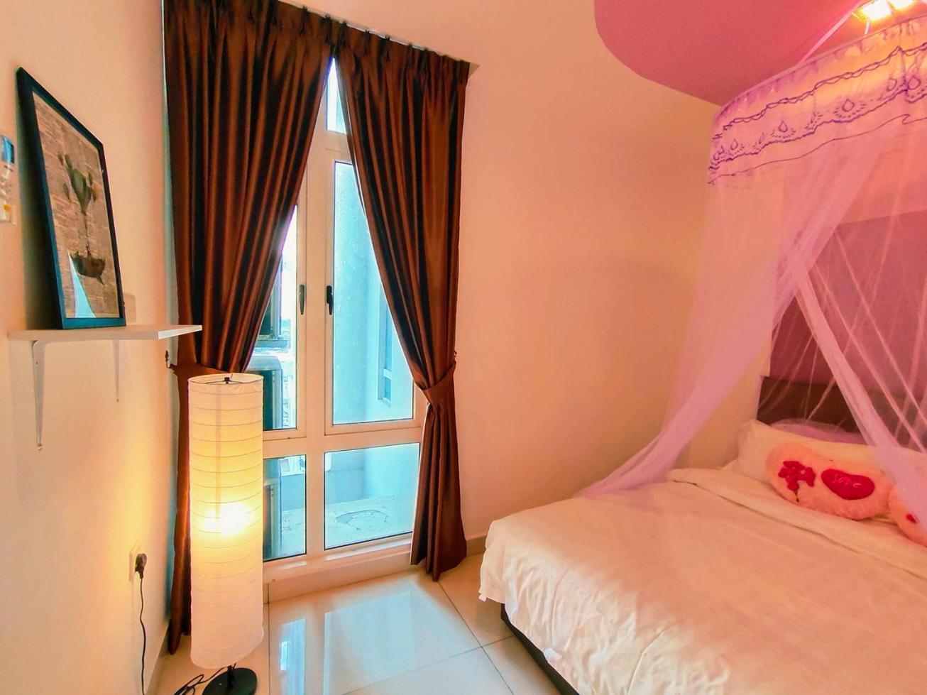 Ksl Mall D'esplanade 10min To Ciq, Near To Legoland Apartment